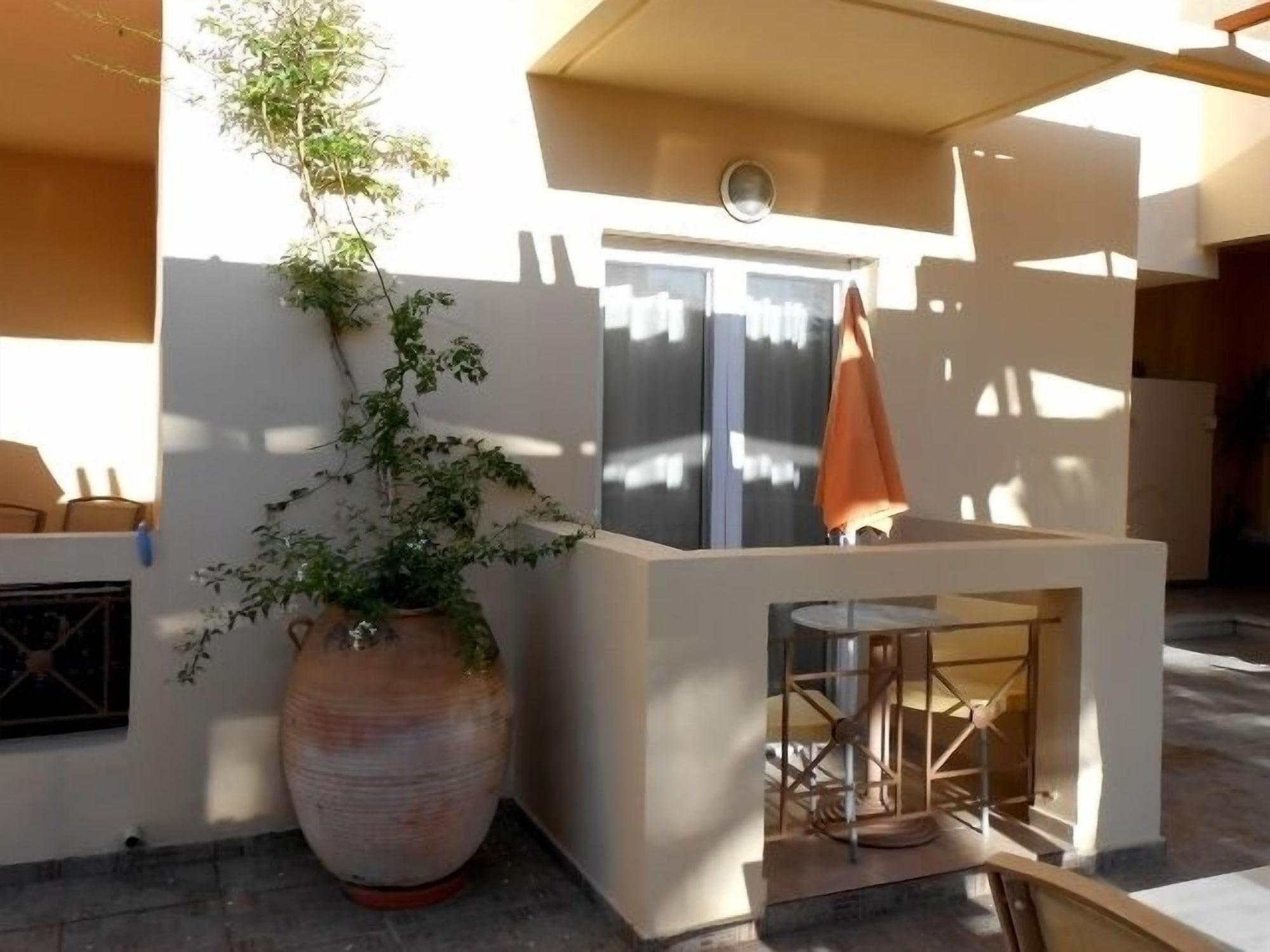 Lambrinos Suites Platanés エクステリア 写真
