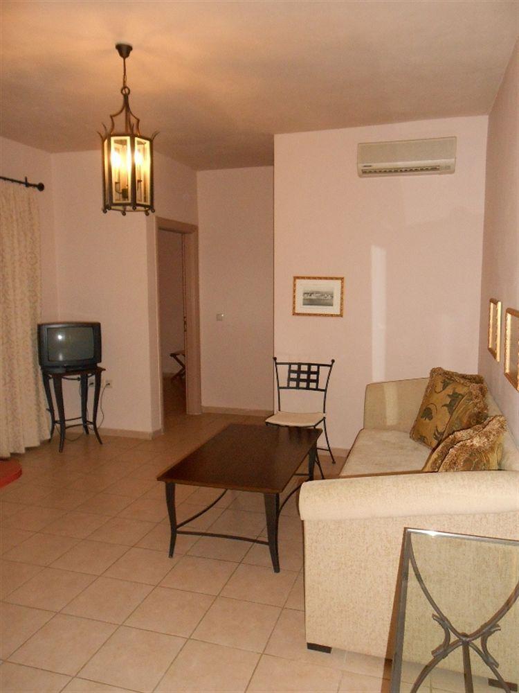 Lambrinos Suites Platanés エクステリア 写真