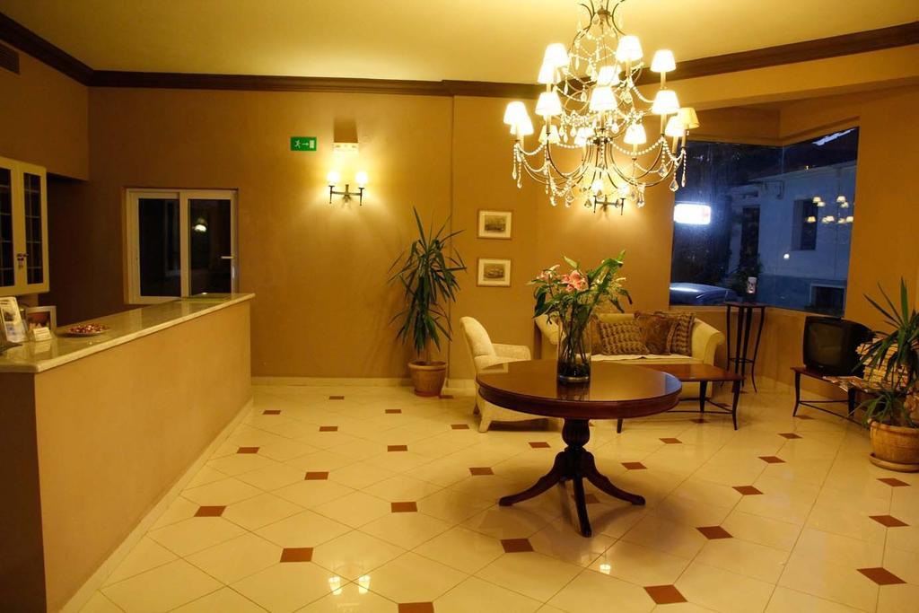Lambrinos Suites Platanés エクステリア 写真